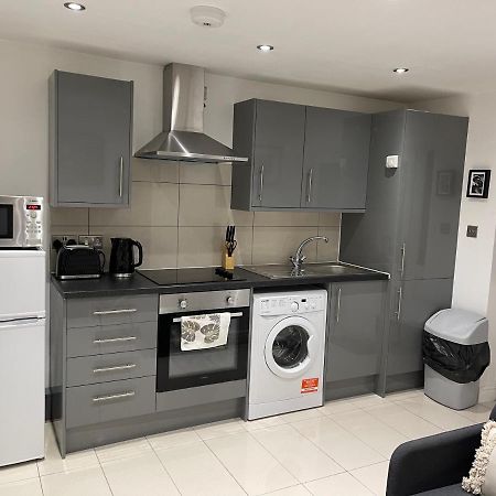 Modern 1 Bedroom Holiday Apartment In Southminster Buitenkant foto