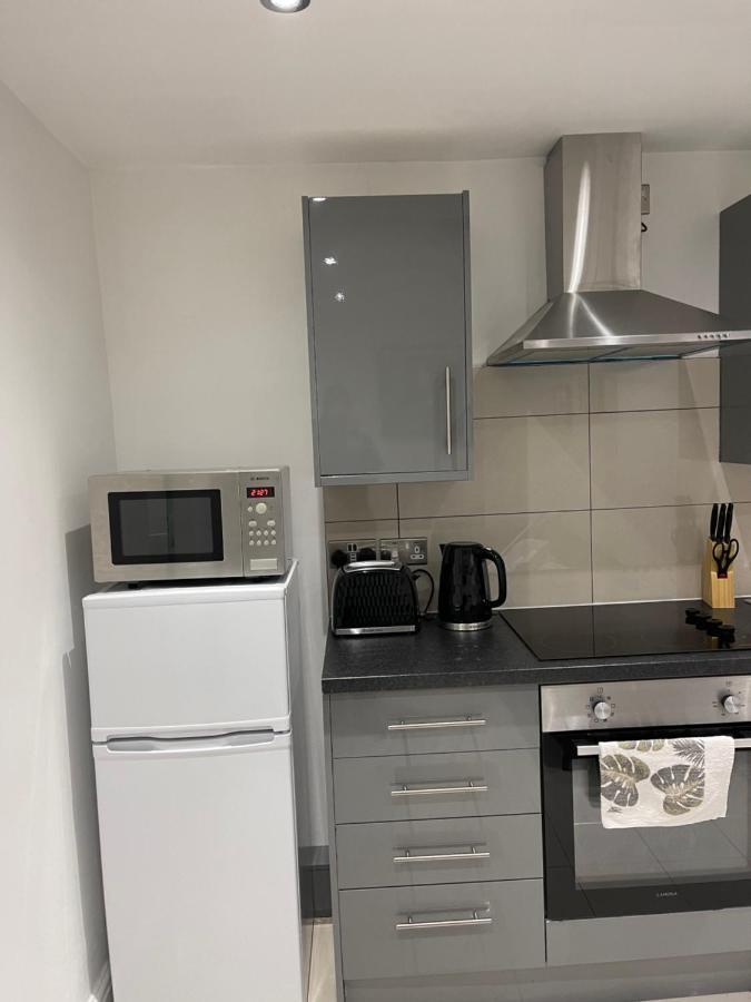 Modern 1 Bedroom Holiday Apartment In Southminster Buitenkant foto